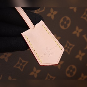 Сумка Montaigne из ткани LV Monogram Идеальное сочетание игривого