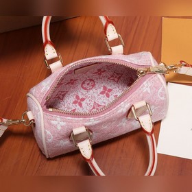 Сумка LV Nano Speedy — это изящная интерпретация классической сум