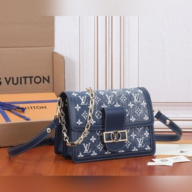 Средняя сумка LV Dauphine Мотив Monogram выполнен из выцветшего д