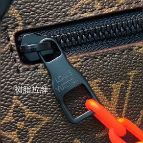 LV SOFT TRUNK Сумка Символический принт Monogram в сочетании с к