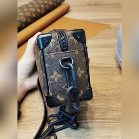 LV SOFT TRUNK Сумка Символический принт Monogram в сочетании с к