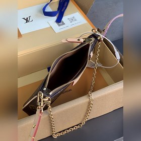 Сумка LV Easy Pouch On Strap, модель M81066 Вес： 0,25 кг.