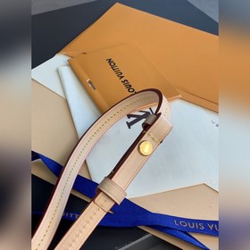 Сумка LV Easy Pouch On Strap, модель M81066 Вес： 0,25 кг.