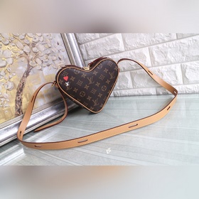LV Модель 57456 Сумка в форме сердца Создание модной одежды — эт