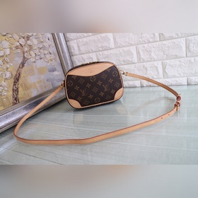 LV Модель： 45528 Мини-сумка Deauville Мини-версия классической с