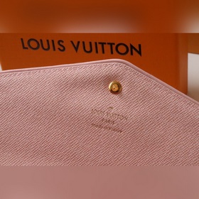Кошелек LV Sarah, модель M81183 Этот кошелек Sarah выполнен из д