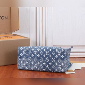 Средняя сумка LV Onthego Сэрф-эффект Monogram на джинсовой ткани 