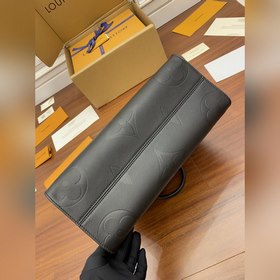 Сумка LV Тоут Модель： M45595 Материал： итальянская кожа класса A.