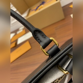 Сумка LV Тоут Модель： M45595 Материал： итальянская кожа класса A.