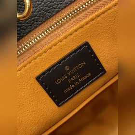 Сумка LV Тоут Модель： M45595 Материал： итальянская кожа класса A.