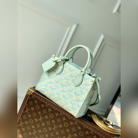 LV Модель M46270 с тиснением, зеленый  Onthego, маленькая сумка