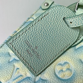 LV Модель M46270 с тиснением, зеленый  Onthego, маленькая сумка