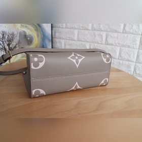 LV Модель： 45659 (кожа Onthego первого слоя, сумка Tote, маленька