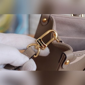 LV Модель： 45659 (кожа Onthego первого слоя, сумка Tote, маленька