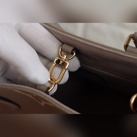 LV Модель： 45659 (кожа Onthego первого слоя, сумка Tote, маленька