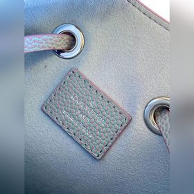 LV Модель M46269 M45709  NeoNoé BB Сумка-бакет Изготовлена из к
