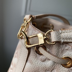 LV Модель M81463 с тиснением  Сумка Nano Noé Из капсульной колле