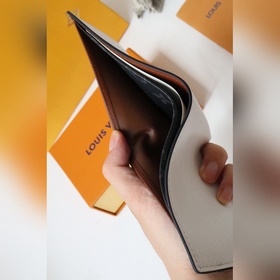 LV модель M80770 Кошелек MULTIPLE Кошелек Multiple Изготовлен из 