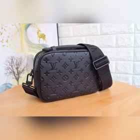 LV Модель： 58489 S Lock Почтовая сумка Изготовлена из мягкой кож