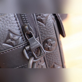 LV Модель： 58489 S Lock Почтовая сумка Изготовлена из мягкой кож