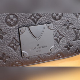LV Модель： 58489 S Lock Почтовая сумка Изготовлена из мягкой кож