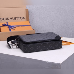 Сумка LV Trio Изготовлена из ткани Monogram Eclipse и Monogram Ec