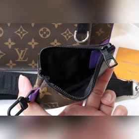 LV Модель M69443 Старый фиолетовый Мужская серия из трех предмет