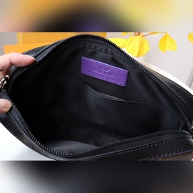 LV Модель M69443 Старый фиолетовый Мужская серия из трех предмет