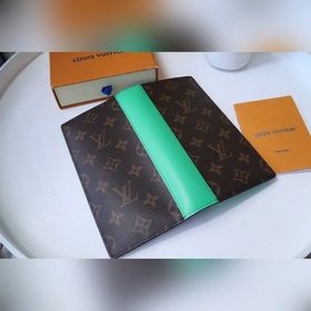 LV Модель M81538 Данная модель кошелька Brazza изготовлен из ткан