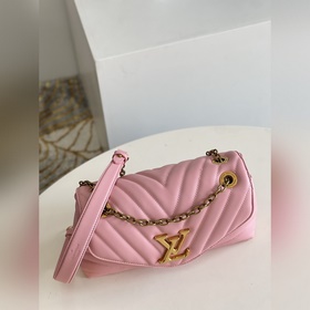 LV NEW WAVE Сумка с цепочкой  Сумка с цепочкой и V-образной стеж
