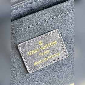 LV NEW WAVE сумка с цепочкой Сумка с цепочкой и V-образной стежк