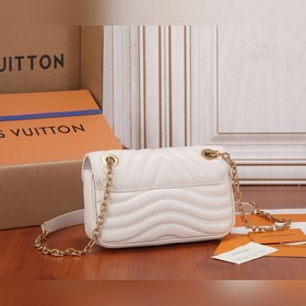 LV New Wave маленькая сумка на цепочке Сочетает в себе сумку с це