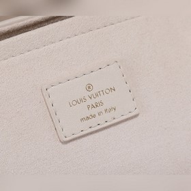 LV New Wave маленькая сумка на цепочке Сочетает в себе сумку с це