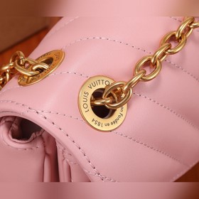 LV New Wave маленькая сумка на цепочке Сочетает в себе сумку с це