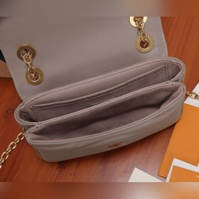 LV New Wave маленькая сумка на цепочке Сочетает в себе сумку с це
