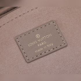 LV New Wave маленькая сумка на цепочке Сочетает в себе сумку с це