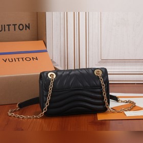 LV New Wave маленькая сумка на цепочке Сочетает в себе сумку с це
