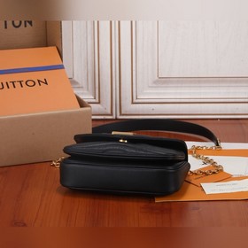 LV New Wave маленькая сумка на цепочке Сочетает в себе сумку с це