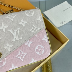 LV Модель M81359 Эта сумка Pochette Félicie с цепочкой из капсул