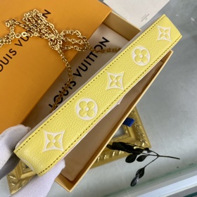 LV Модель M81359 Эта сумка Pochette Félicie с цепочкой из капсул