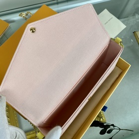 LV Модель M81359 Эта сумка Pochette Félicie с цепочкой из капсул