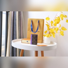 LV Модель 81535 Карманный кошелек Изготовлен из ткани Monogram Ma