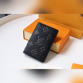 LV Карманный кошелек Модель M69044130 Этот карманный кошелек изго