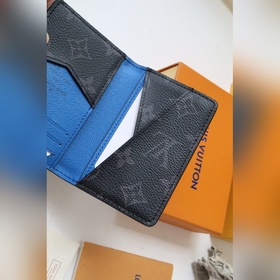 LV Модель M80767 Универсальный кошелек в чехле Этот универсальный