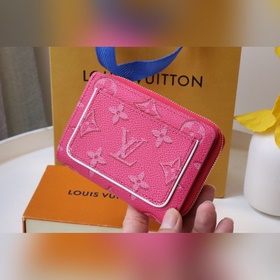 LV Специальная версия кошелька Lou модель M81527 является частью 