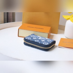 LV Кошелек на молнии, модель M81185  Этот кошелек на молнии изго