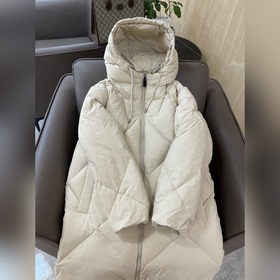 Новейшая модель от max, 90% гусиный пух, ромбовидный узор, с капю