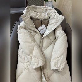 Новейшая модель от max, 90% гусиный пух, ромбовидный узор, с капю