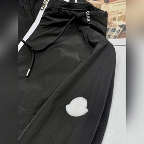 Moncler Монклор Стильная куртка с капюшоном Привлекательная и ярк