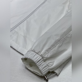 Moncler Монклор Стильная куртка с капюшоном Привлекательная и ярк